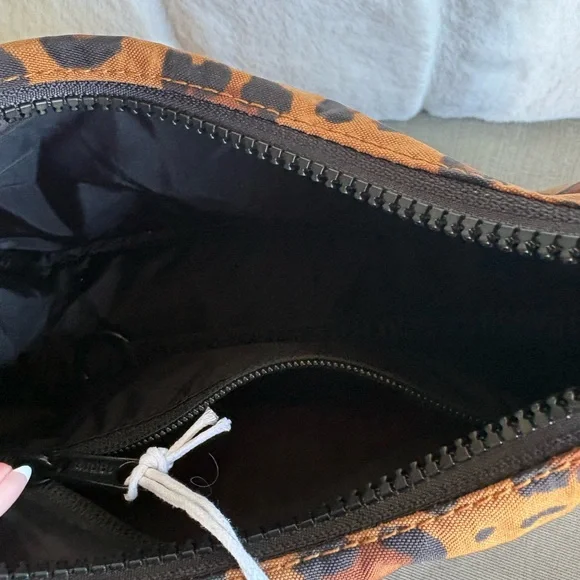 BAGGU Mini Shoulder Bag in Leopard - Picture 2 of 4